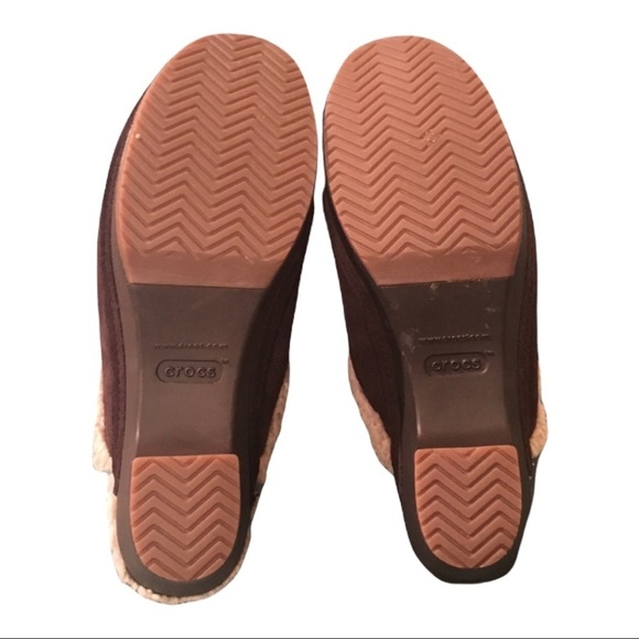 CROCS Sarah Clog Brown Suede Fleece Lined Round Toe Cozy Fury Comfort Mule 6W - Picture 5 of 5